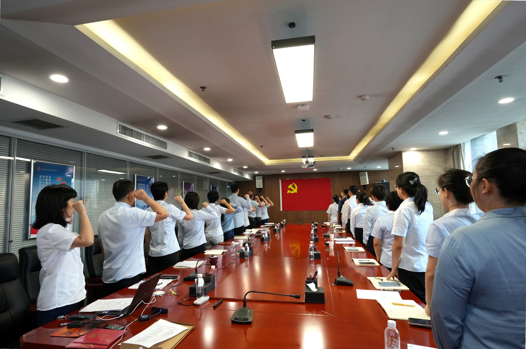 1757946068364163.jpeg 7.1主题党日活动2_副本.jpg